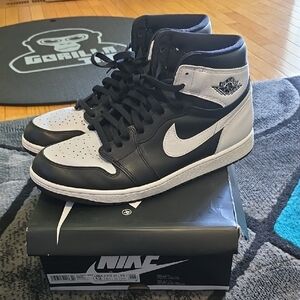 Nike Men's Black and White High-Top Sneakers Retro 85 Jordan 1 High Size 13